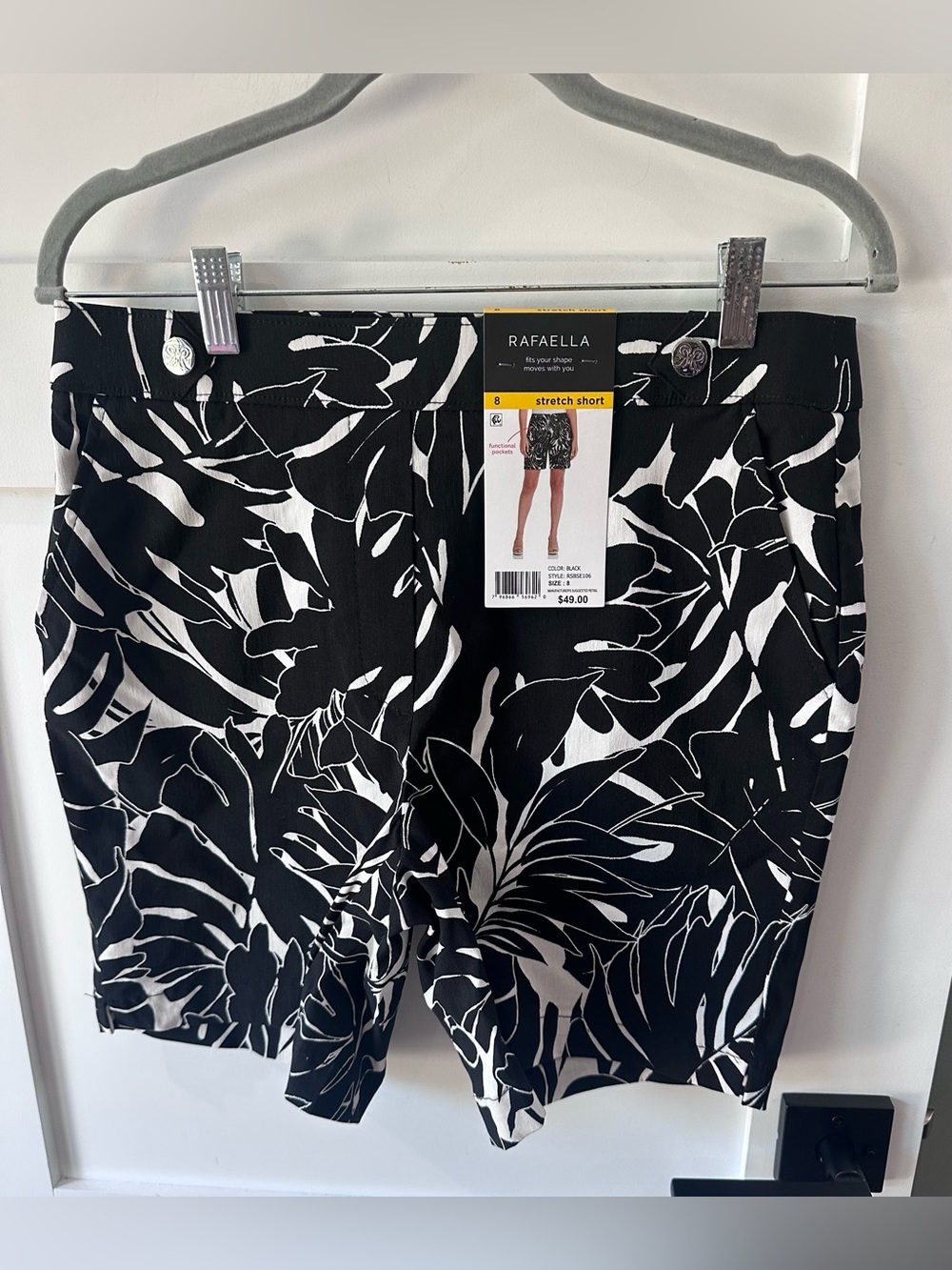 Rafaella Stretch Shorts Womens Size 8 Black White Floral Pockets